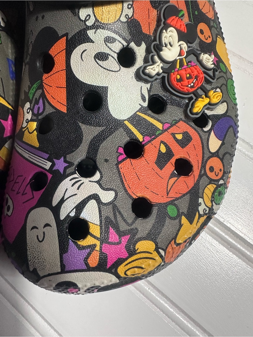 Crocs Disney Parks 2022 Halloween Mickey & Minnie Mouse clogs women’s 9 - Picture 6 of 11